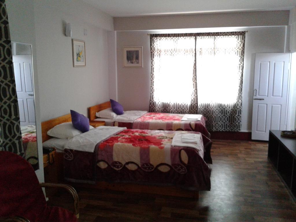 Aapas Residency Hotel Kalimpong Buitenkant foto