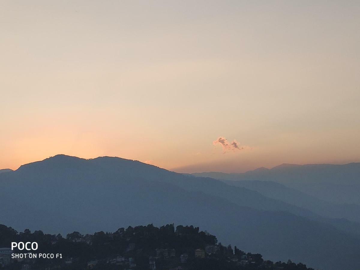 Aapas Residency Hotel Kalimpong Buitenkant foto